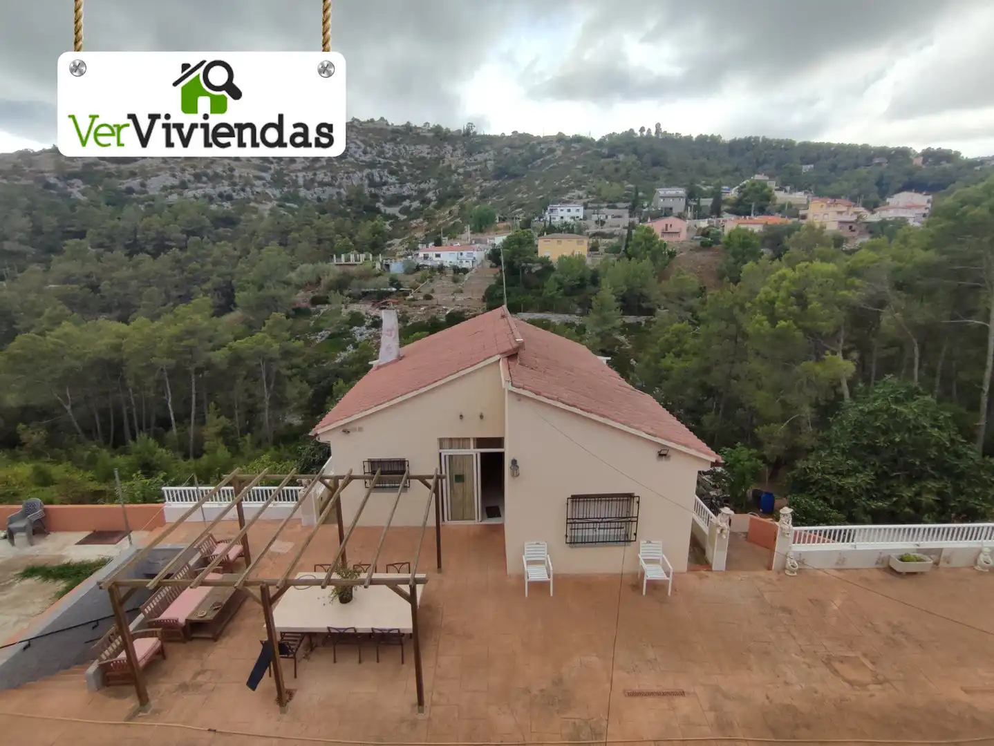 Vista exterior de Casa o xalet en venda en Vallirana amb Aire condicionat, Calefacció i Jardí privat