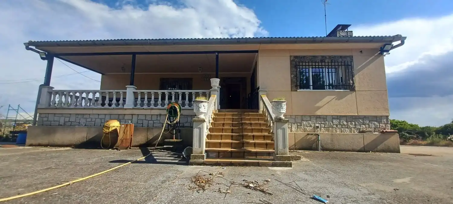 Vista exterior de Finca rústica en venda en Villanueva de Perales
