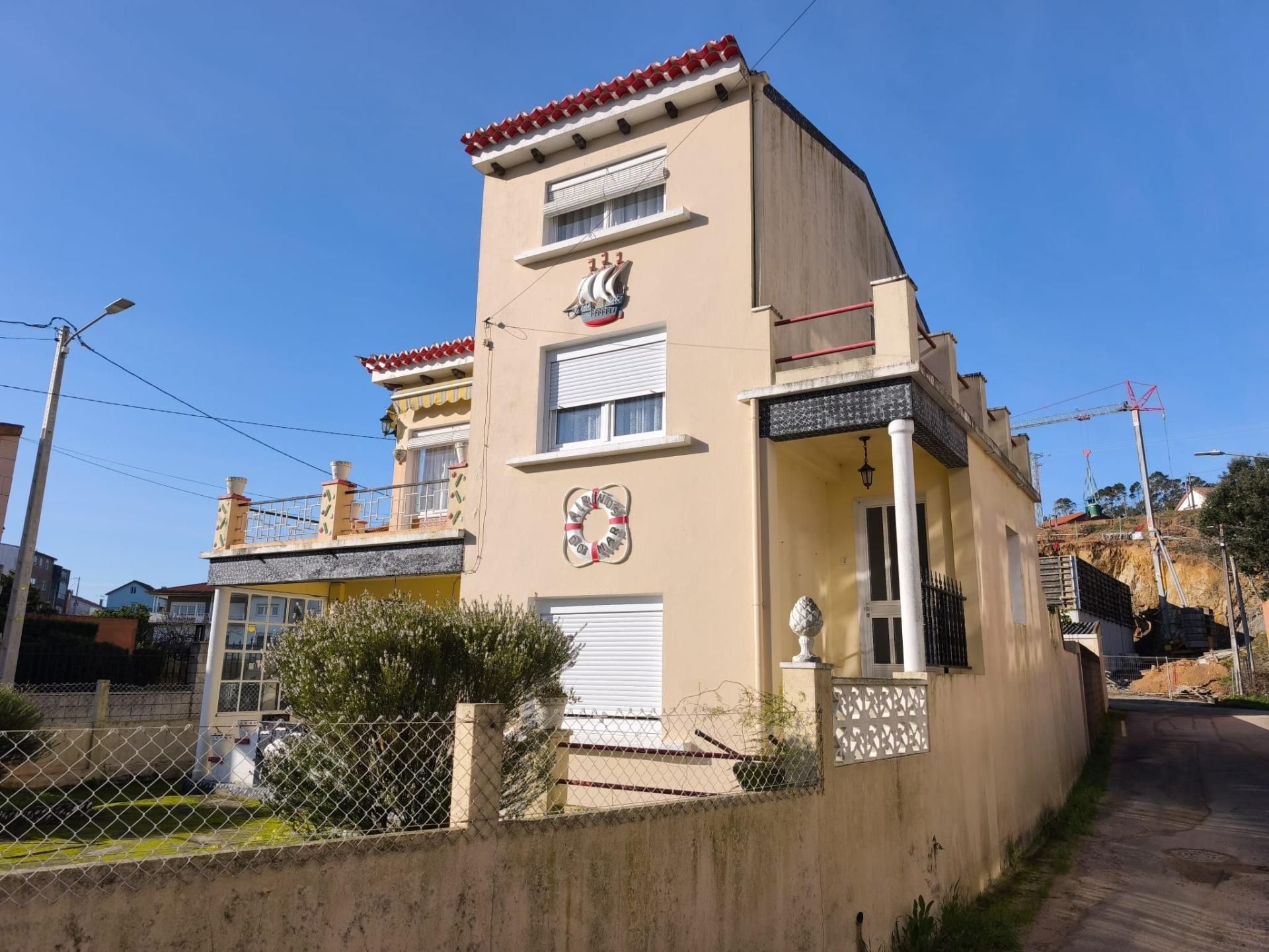 Vista exterior de Casa o chalet en venta en Ribeira con Terraza y Balcón