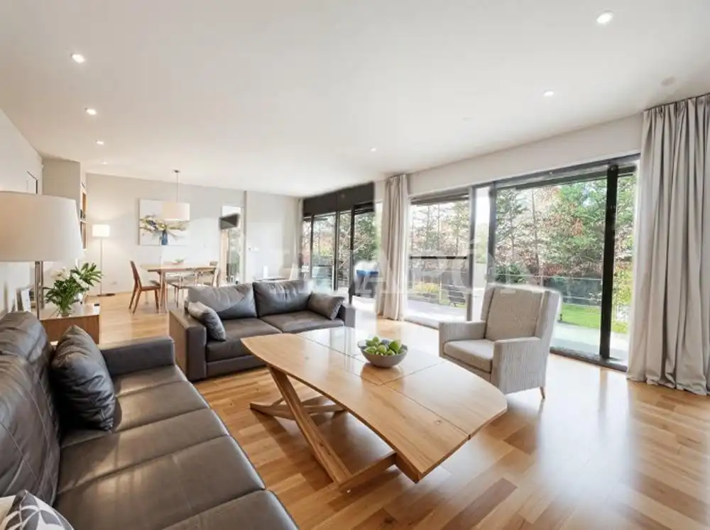 Sala de estar de Casa o chalet en venta en Alella con Aire acondicionado, Calefacción y Jardín privado