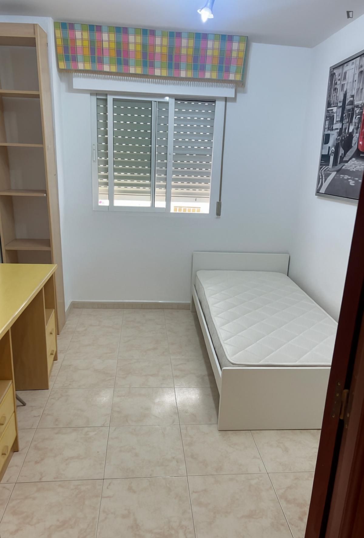 Bedroom of Apartment to share in Castellón de la Plana / Castelló de la Plana  with Air Conditioner, Furnished and Oven