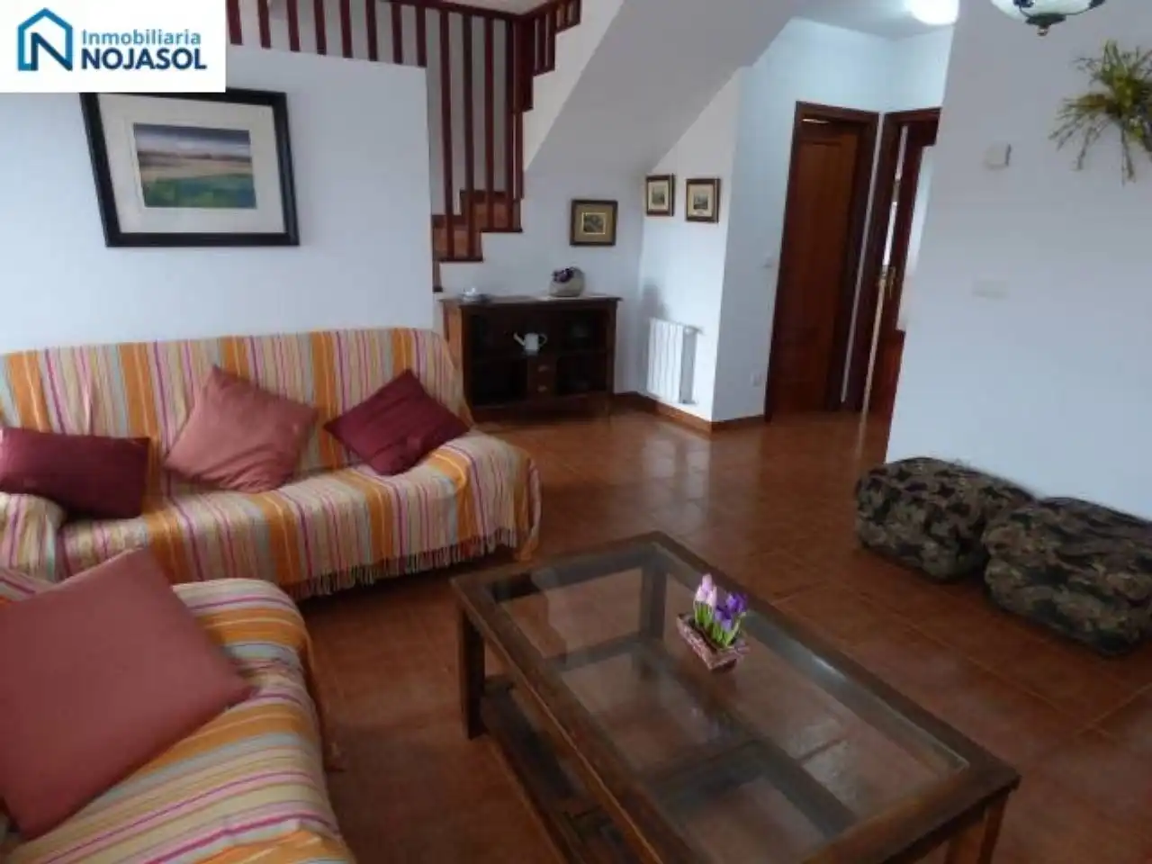 Wohnzimmer von Einfamilien-Reihenhaus zum Verkauf in Bareyo mit Heizung, Terrasse und Möbliert