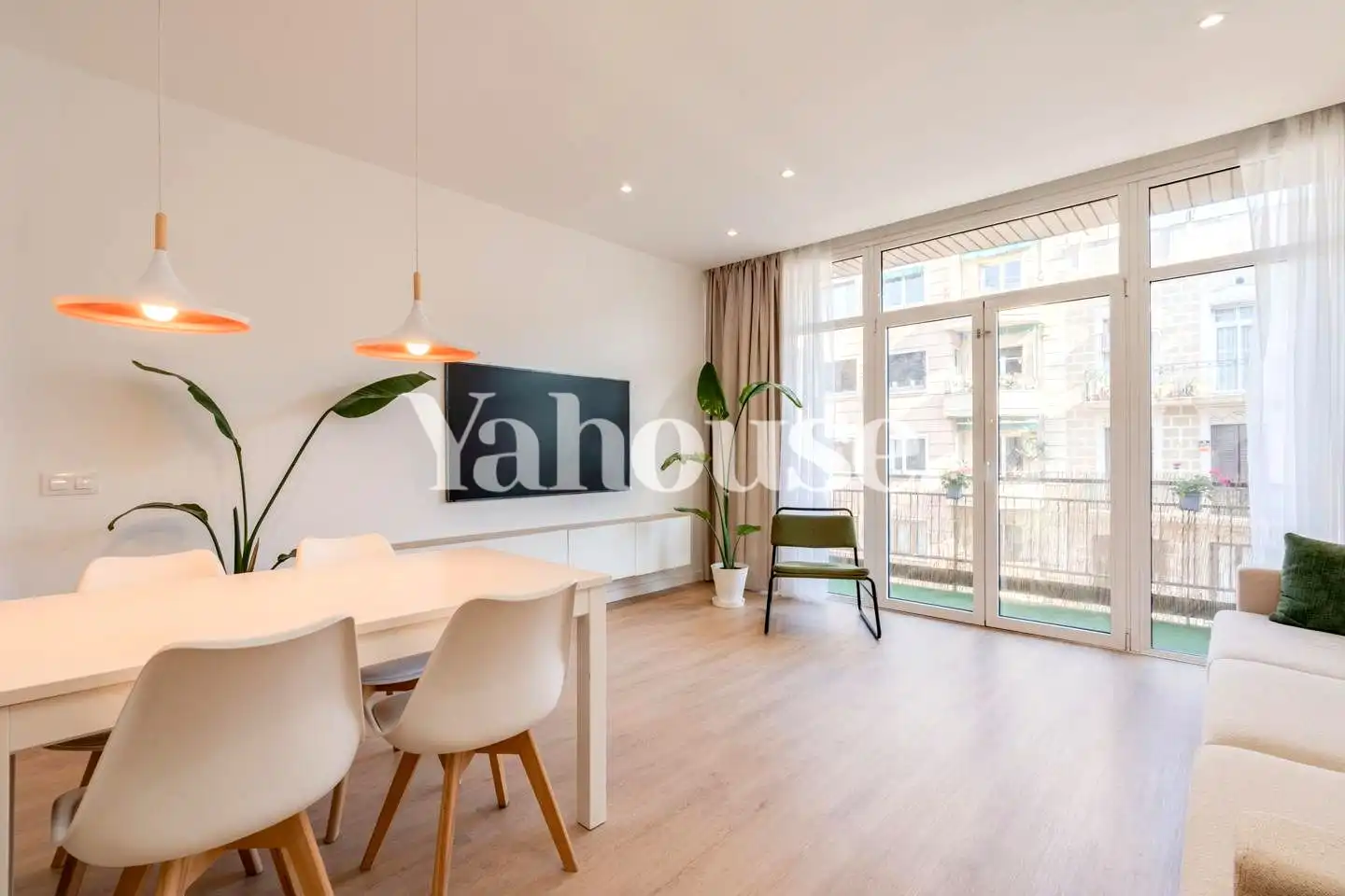 Außenansicht von Wohnung zum Verkauf in Barcelona mit Klimaanlage, Heizung und Parkett
