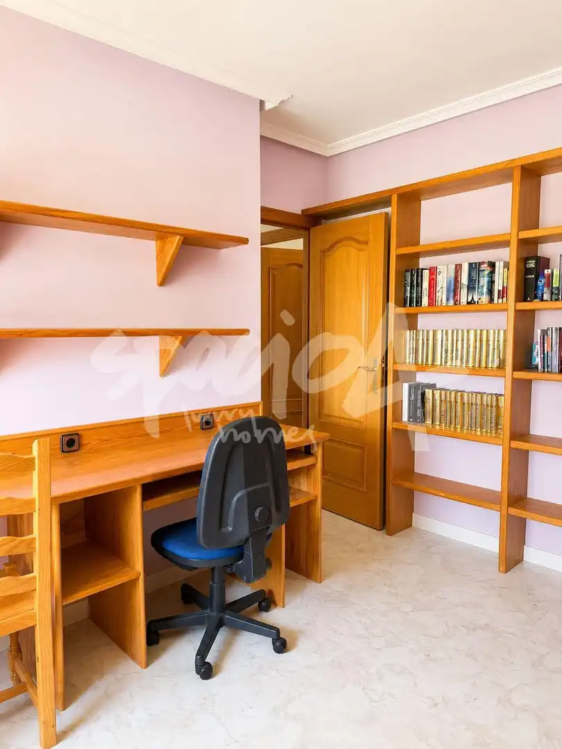 Bedroom of Houses for sale in San Lorenzo de El Escorial  with Community pool