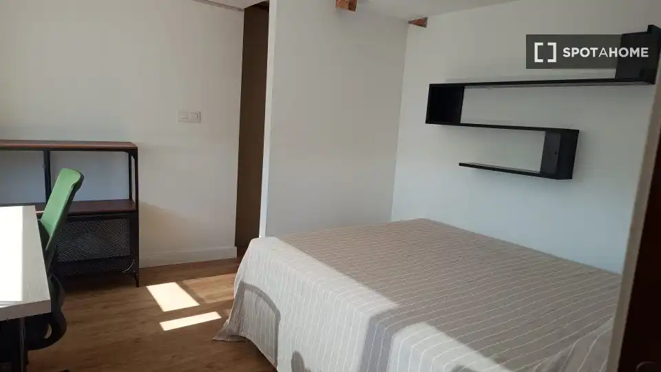 Piso con terraza en alquiler en Ciutat Vella, imagen 3