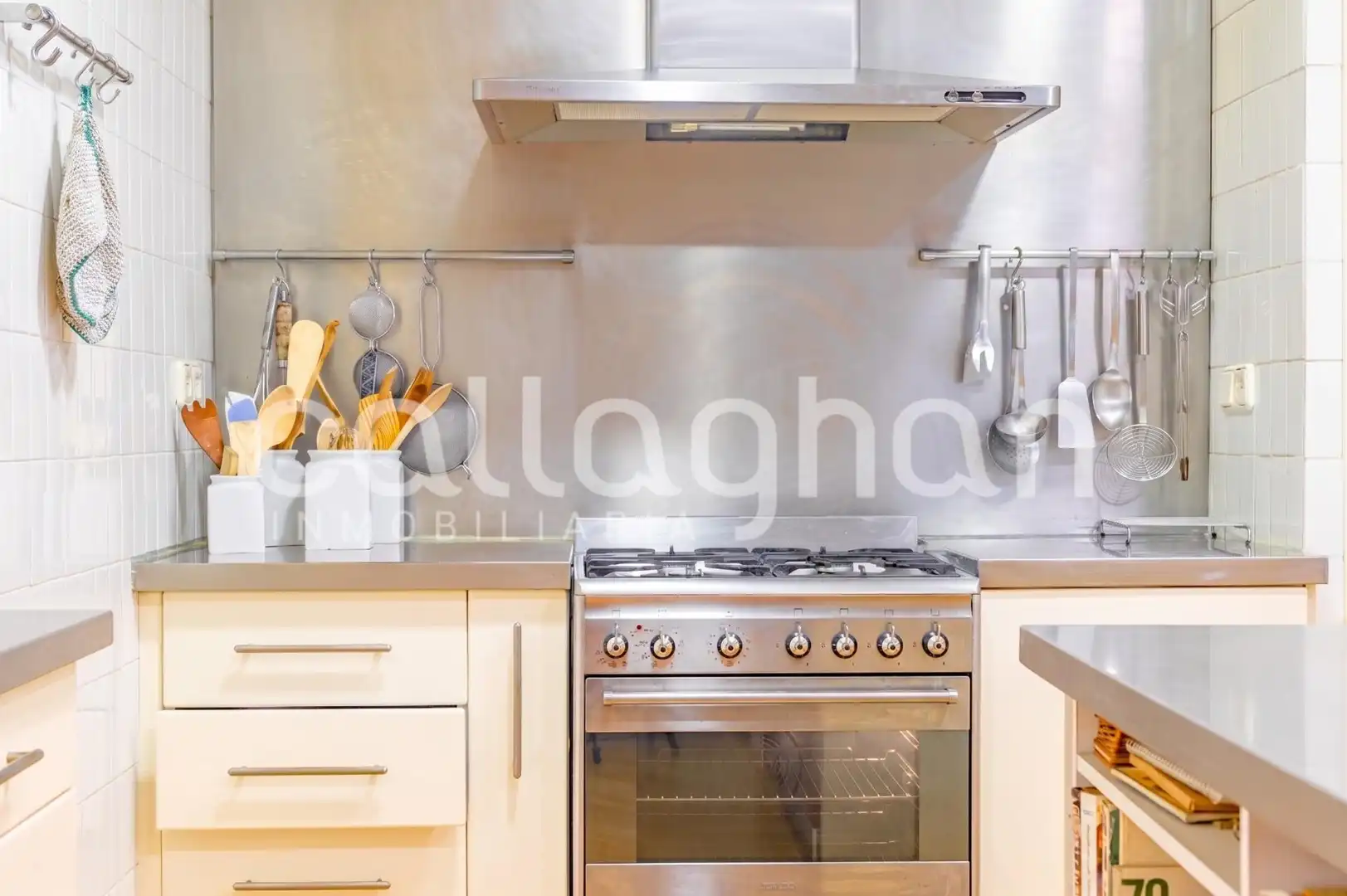 Kitchen of Flat for sale in Valencia  with Air Conditioner, Heating and Terrace