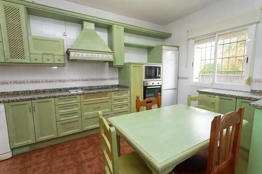 Cocina de Casa o chalet en venta en Cáceres con Calefacción, Jardín privado y Terraza