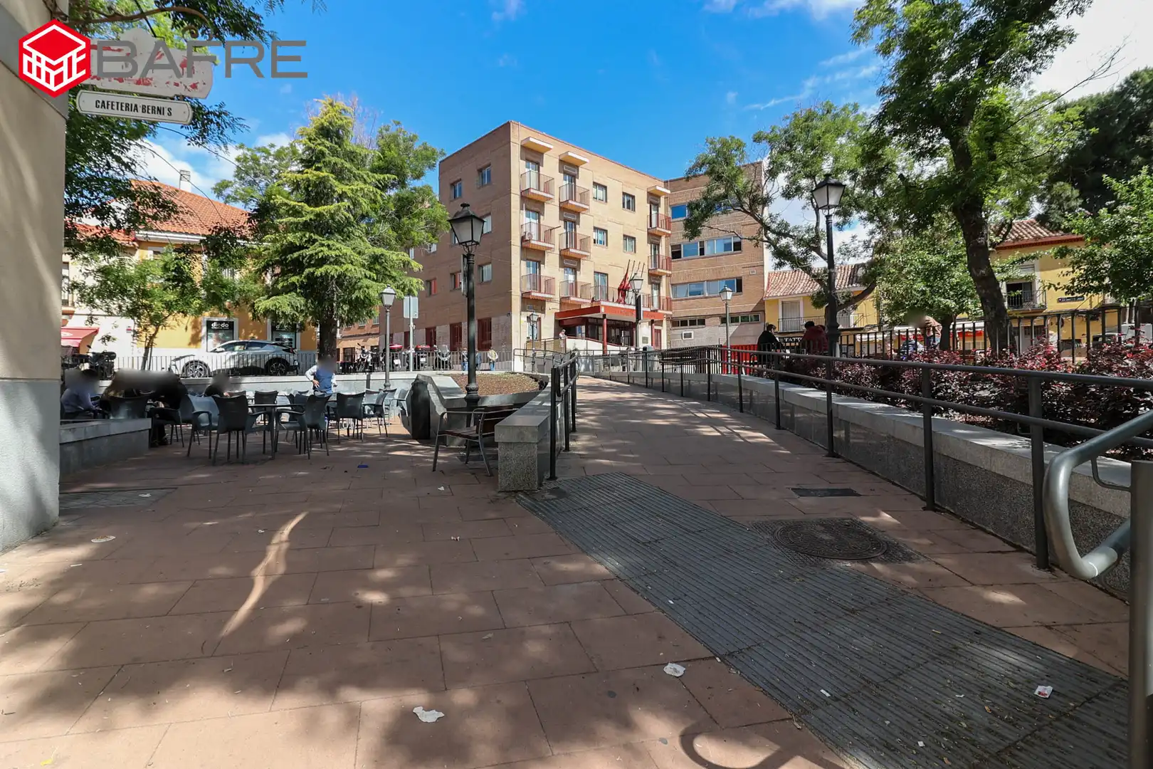 Vista exterior de Local en venda en Madrid