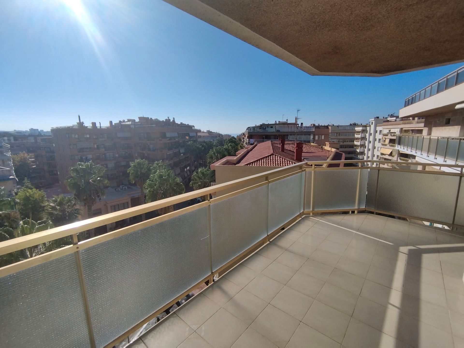 Terraza de Apartamento de alquiler en Salou con Aire acondicionado, Terraza y Piscina comunitaria