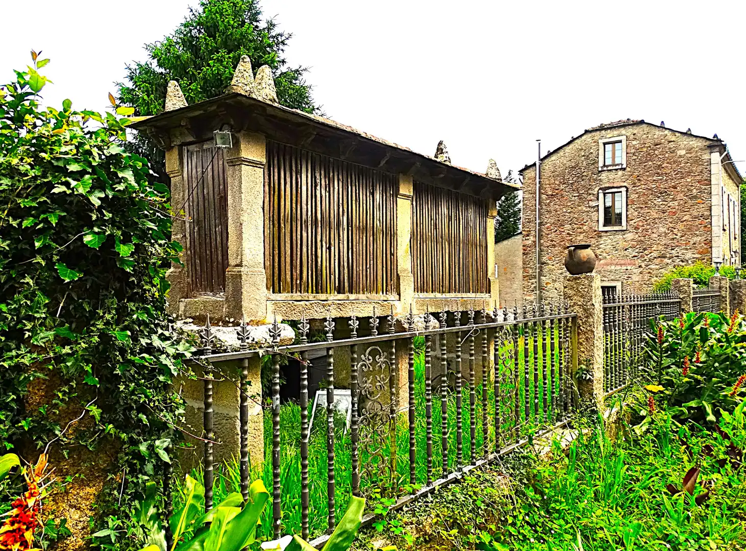 Vista exterior de Finca rústica en venda en Ourol amb Calefacció, Jardí privat i Parquet