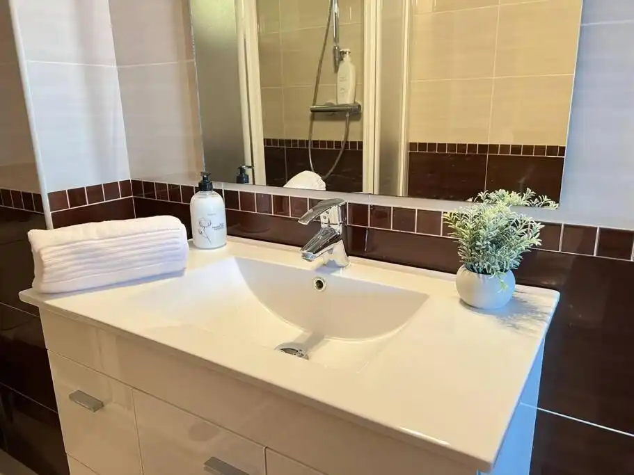 Bathroom of Flat for rent in Torremolinos  with Air Conditioner, Terrace and Furnished