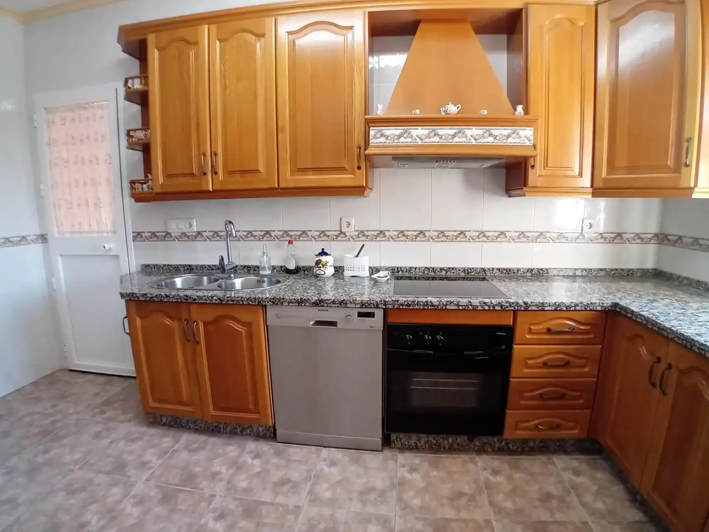 Villa con giardino in affitto a Periurbano Oeste - Sierra, imagen 15