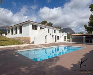 Piscina de Casa o xalet en venda en La Nucia amb Aire condicionat, Calefacció i Jardí privat