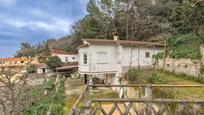 Vista exterior de Casa o xalet en venda en Sant Cugat del Vallès amb Aire condicionat, Calefacció i Jardí privat