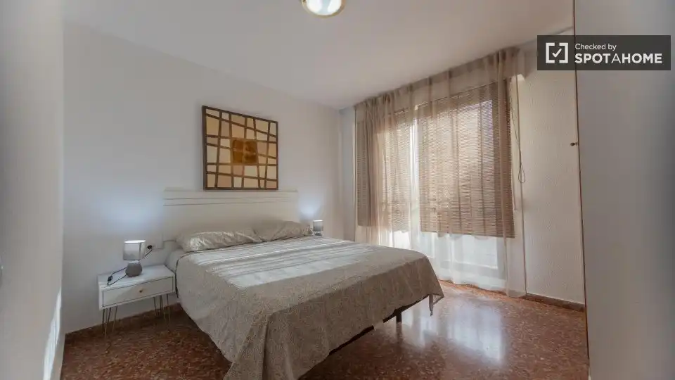 Bedroom of Flat for rent in Valencia  with Air Conditioner, Heating and Furnished