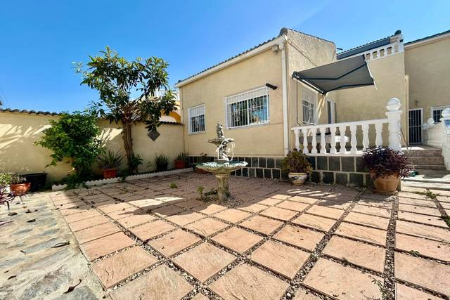 Casa-chalet en Alquiler en Zona Carrefour - Urbanizaciones