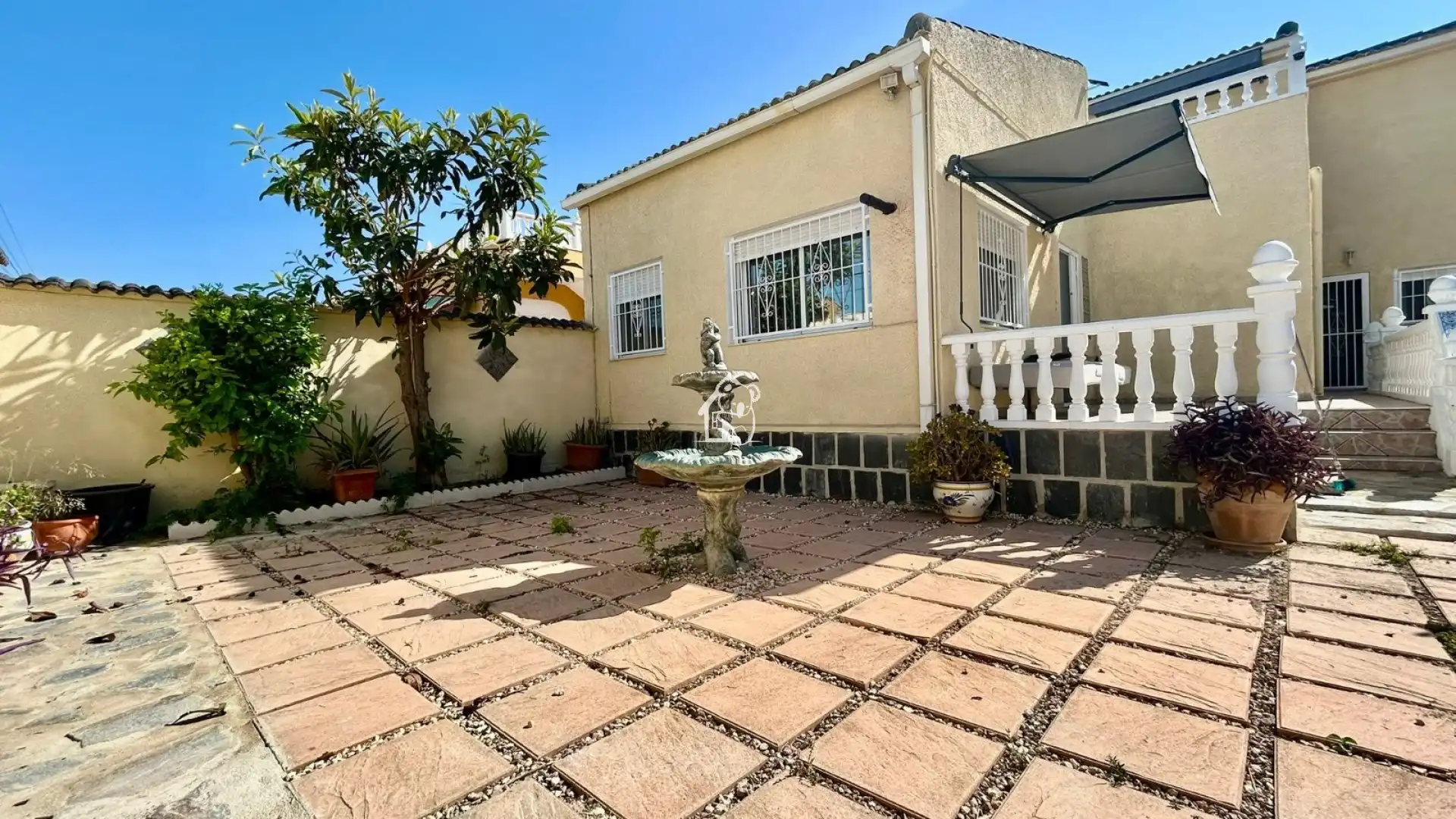 Exterior view of Houses for rent in Torrevieja  with Air Conditioner, Terrace and Furnished