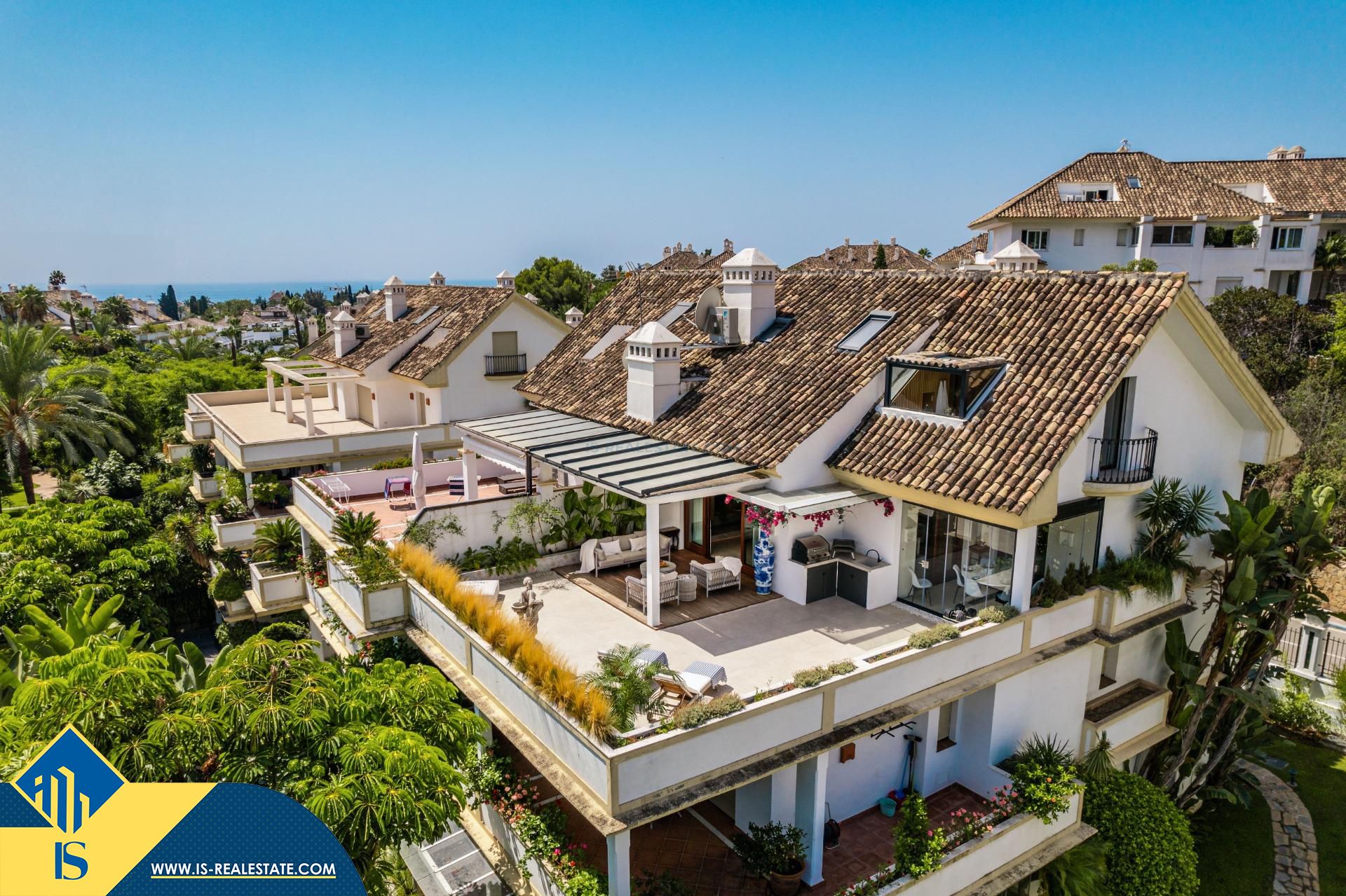 Exterior view of Attic for sale in Marbella  with Terrace, Storage room and Furnished