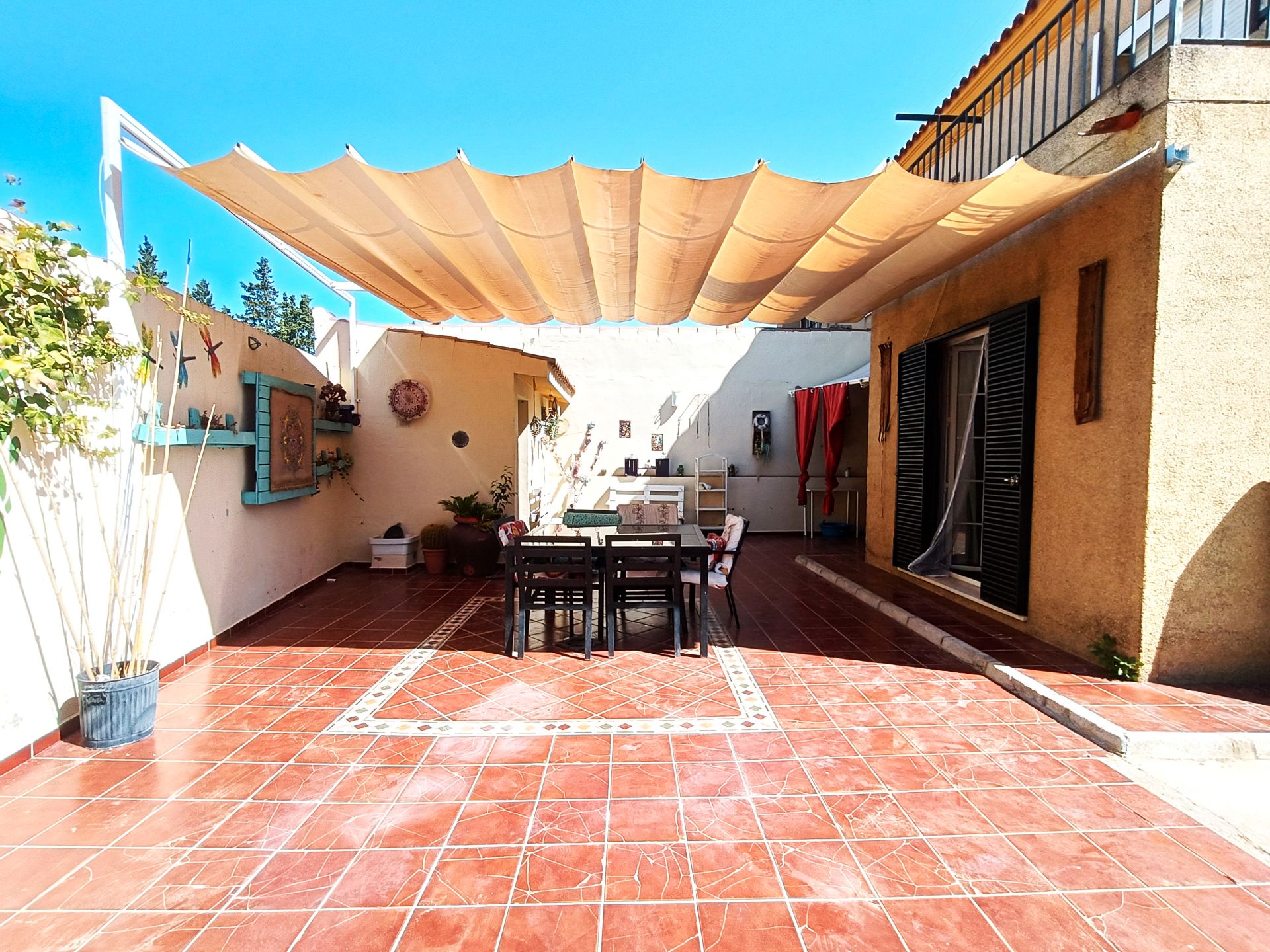 Terrassa de Casa adosada en venda en Espartinas amb Aire condicionat, Jardí privat i Terrassa