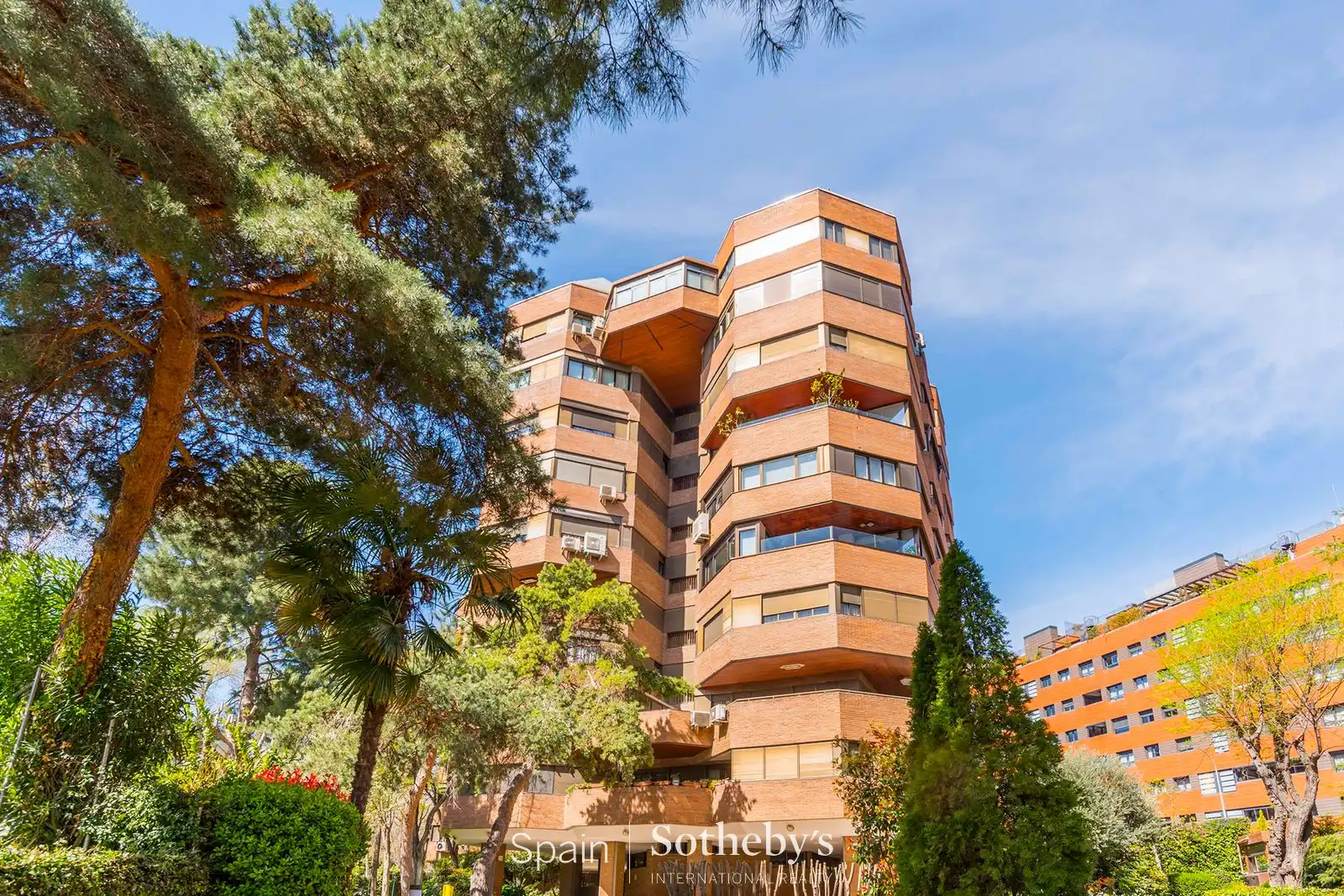 Exterior view of Apartments for sale in  Madrid Capital  with Air Conditioner, Heating and Terrace