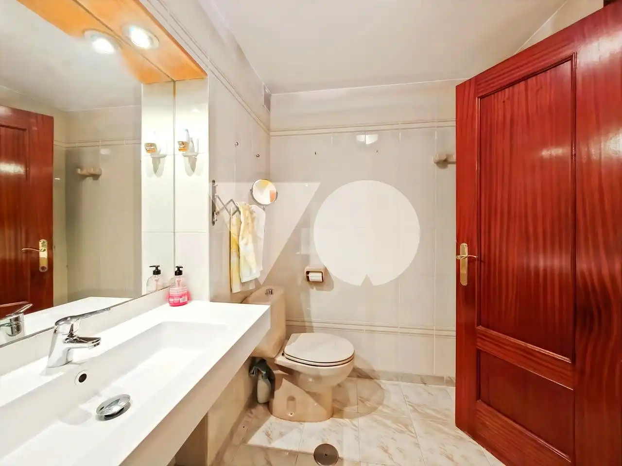 Badezimmer von Wohnung zum Verkauf in Barajas