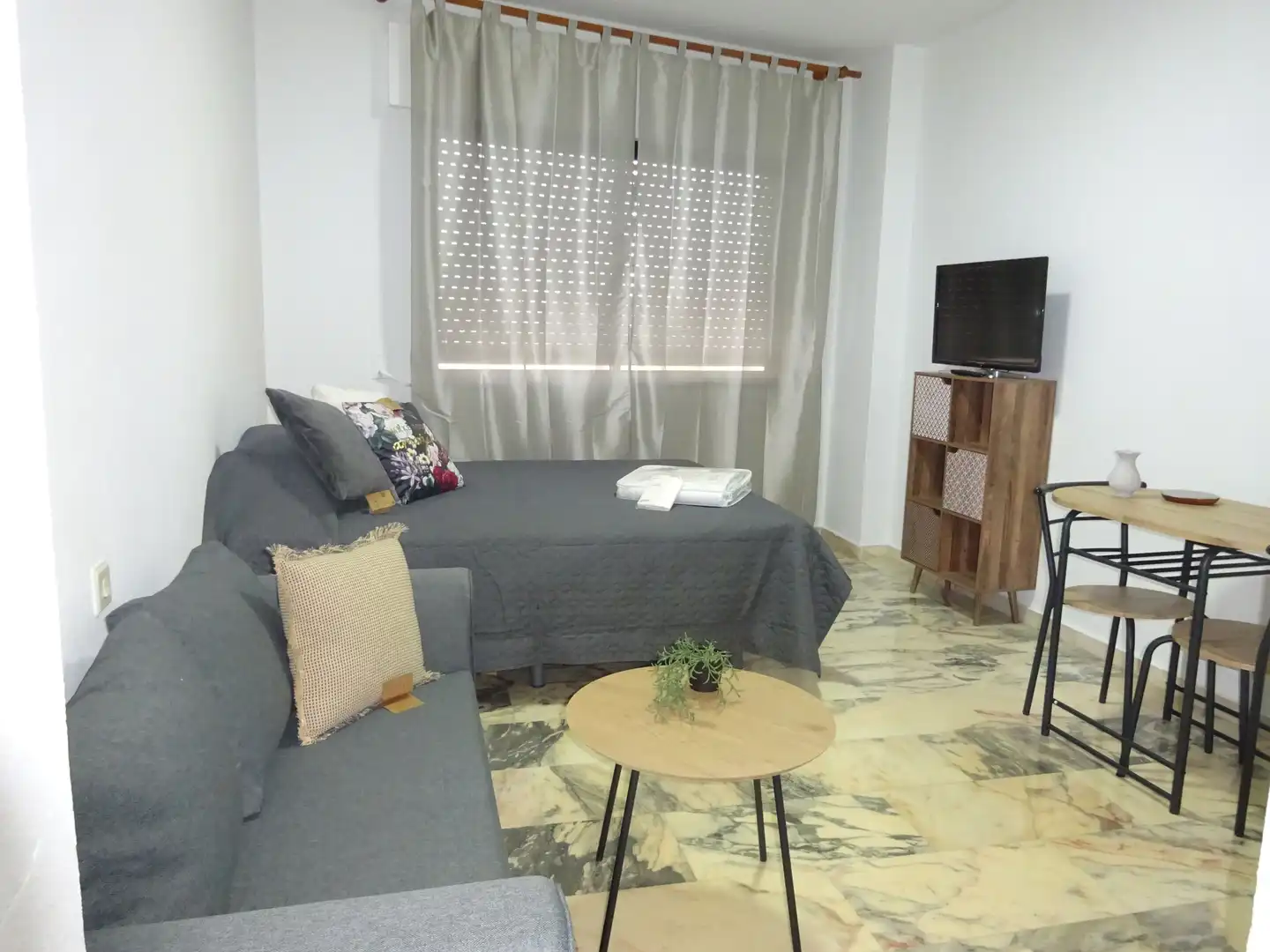Bedroom of Study for rent in Sevilla  with Air Conditioner, Heating and Washing machine