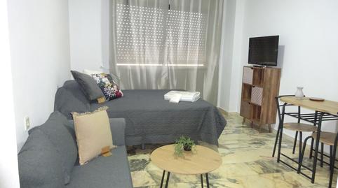 Foto 2 de Estudio de alquiler en Avenida Alcalde Luis Uruñuela, Urbadiez - Entrepuentes,  Sevilla Capital