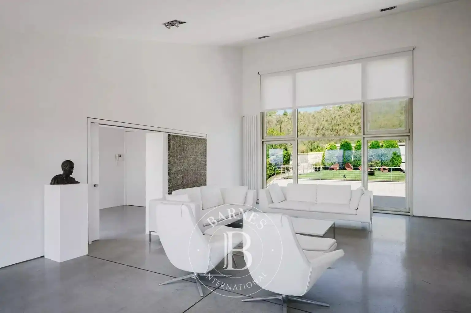 Sala d'estar de Casa o xalet en venda en Valle de Egüés / Eguesibar amb Calefacció, Terrassa i Piscina