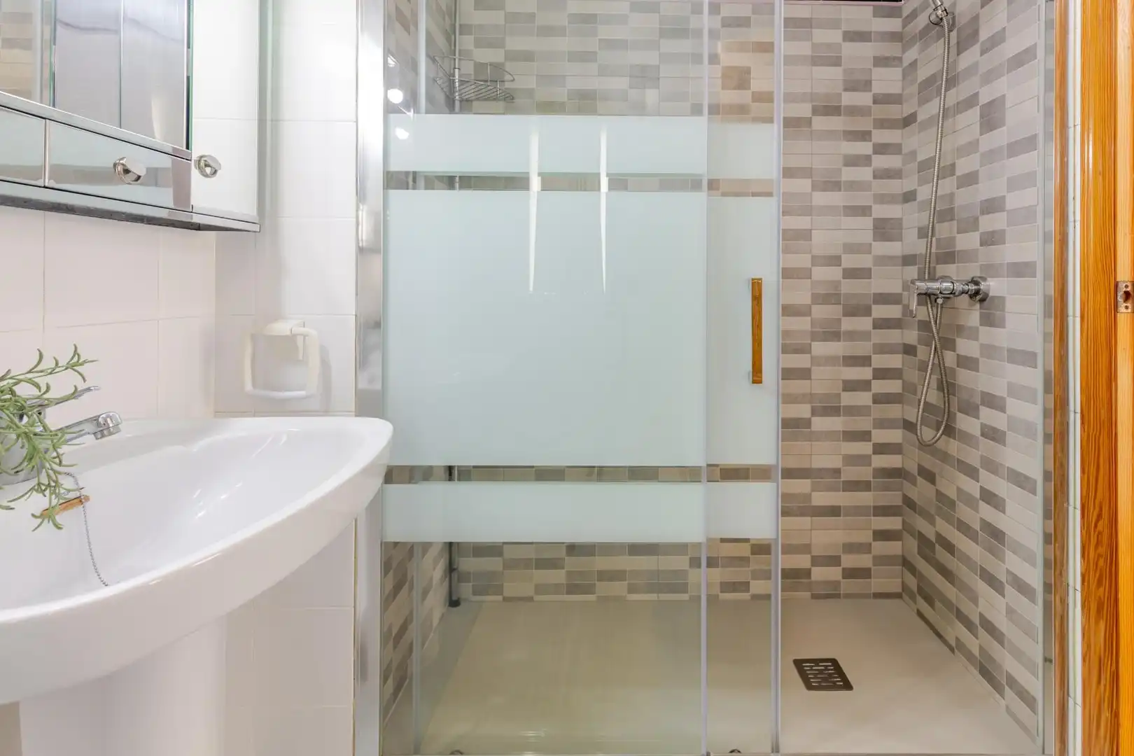 Bathroom of Flat for sale in Gandia  with Air Conditioner, Heating and Terrace
