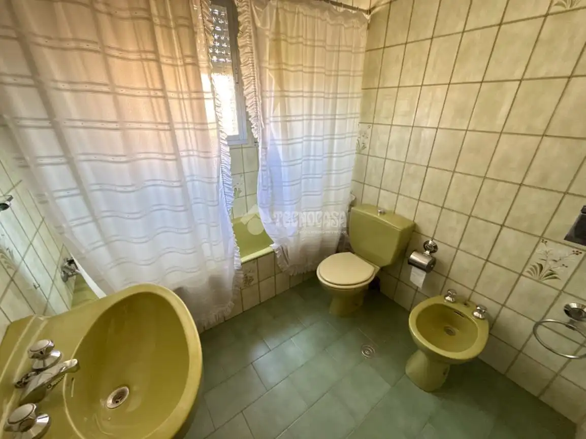 Baño de Casa adosada en venta en Lucillos con Balcón