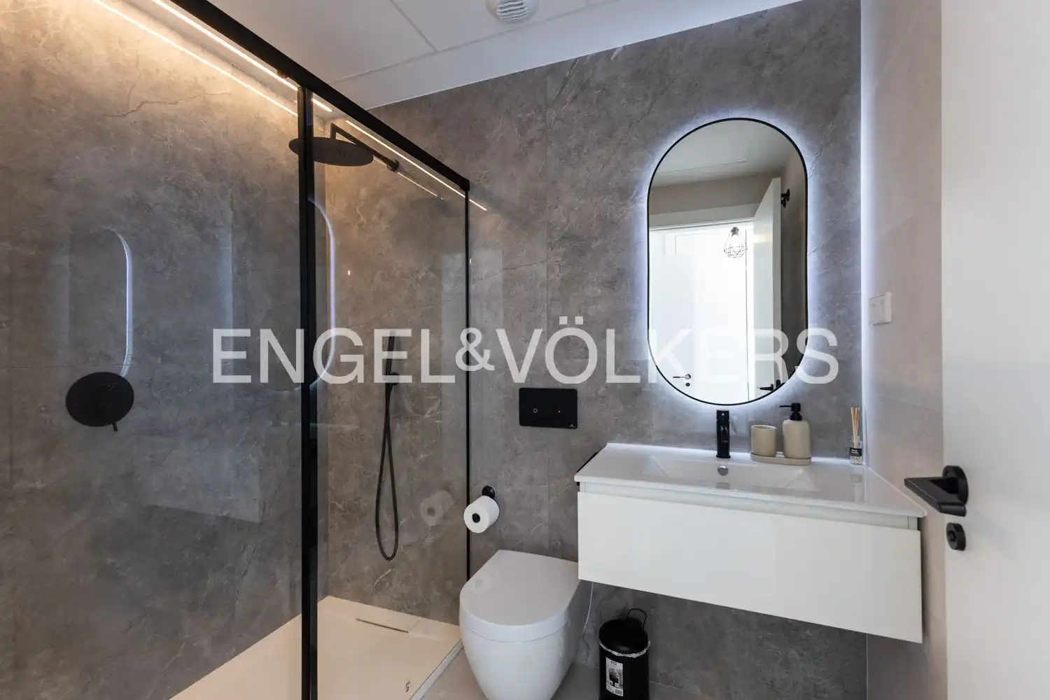Baño de Ático en venta en Dénia con Aire acondicionado, Calefacción y Jardín privado