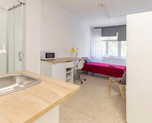 Bedroom of Apartment to share in  Barcelona Capital  with Air Conditioner, Furnished and Internet