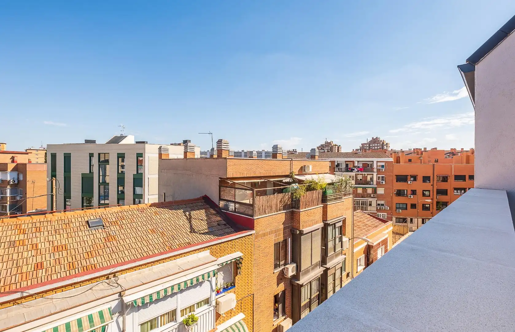 Außenansicht von Dachboden zum Verkauf in Madrid mit Klimaanlage, Heizung und Privatgarten
