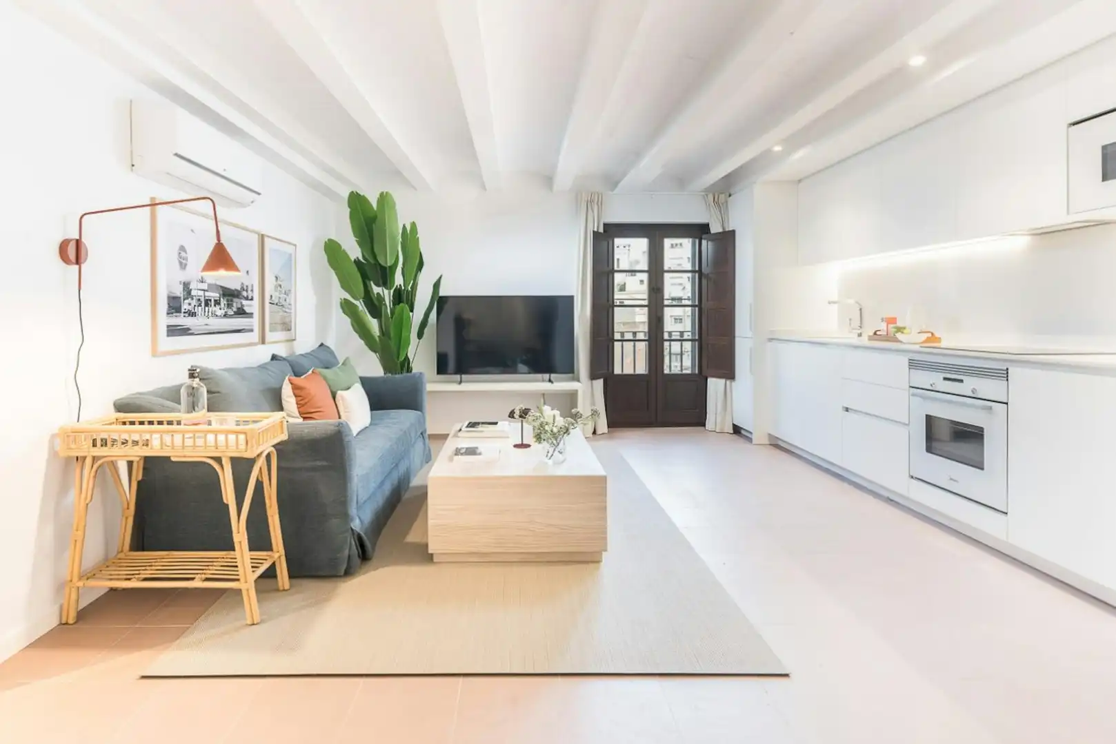 Living room of Flat for rent in Valencia  with Air Conditioner, Heating and Private garden