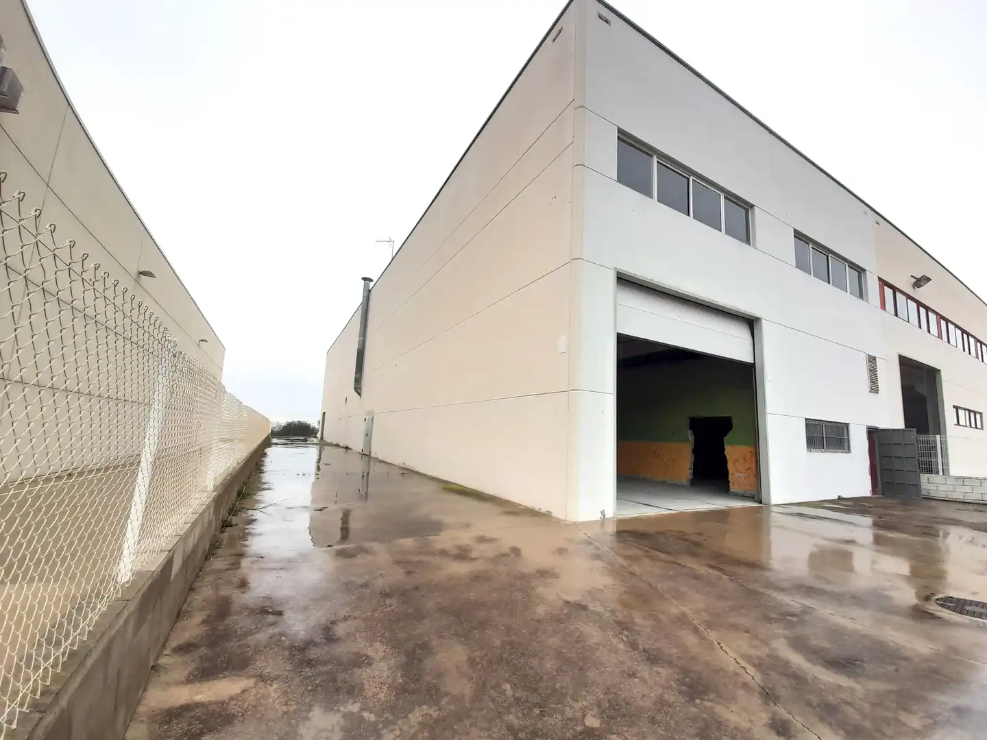 Exterior view of Industrial buildings for sale in Alcover