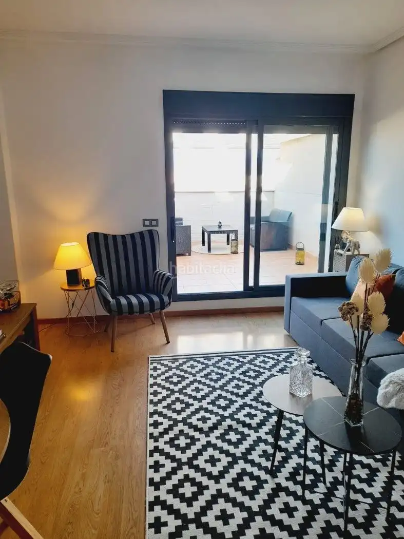 Penthouse with pool to rent in Camino de la Térmica 28