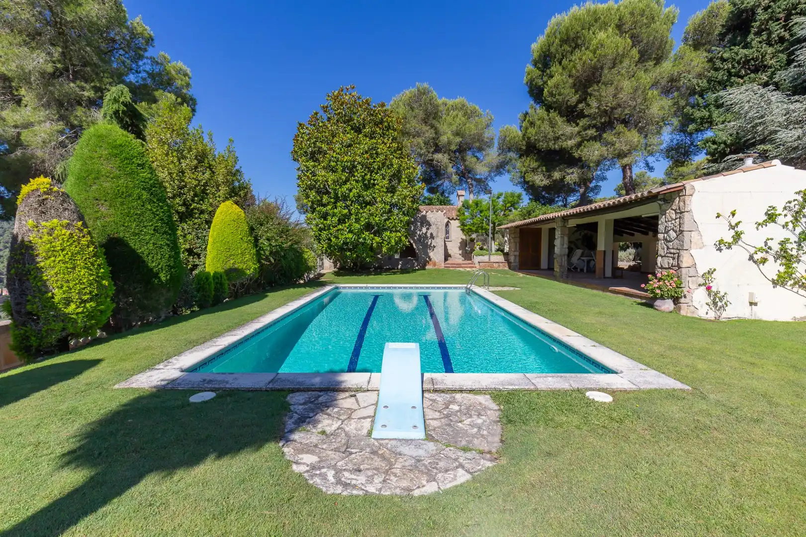 Piscina de Finca rústica en venda en Corbera de Llobregat amb Aire condicionat, Calefacció i Terrassa