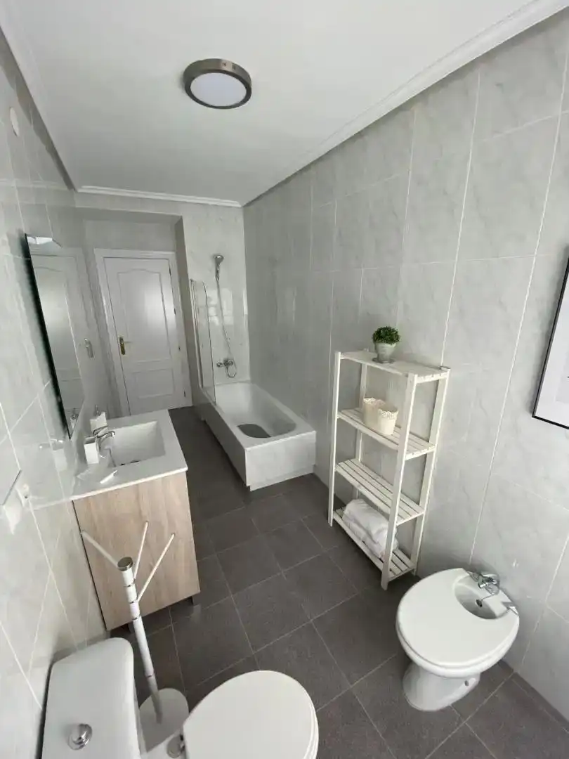 Bathroom of Flat for rent in Úbeda  with Air Conditioner, Furnished and Balcony