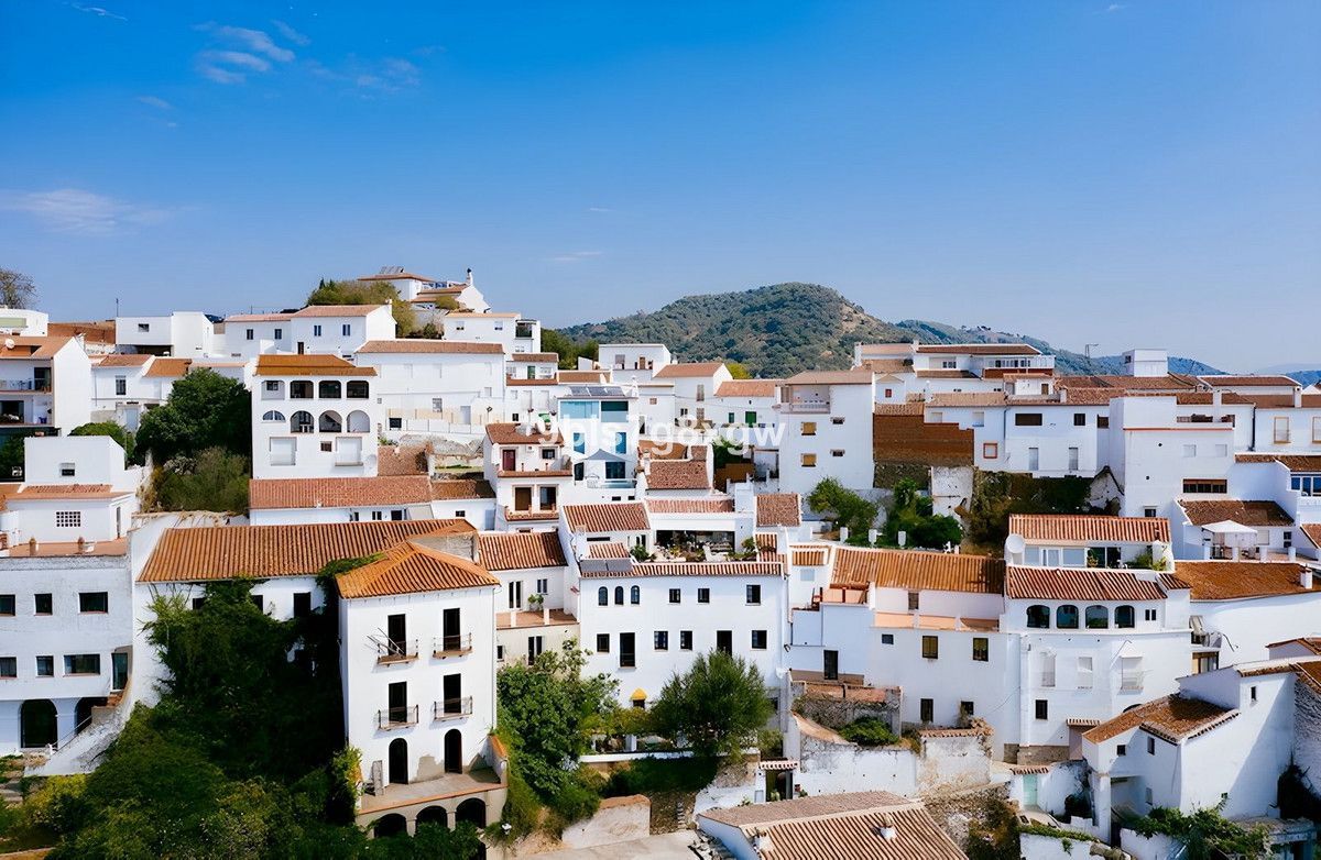 Vista exterior de Edifici en venda en Gaucín