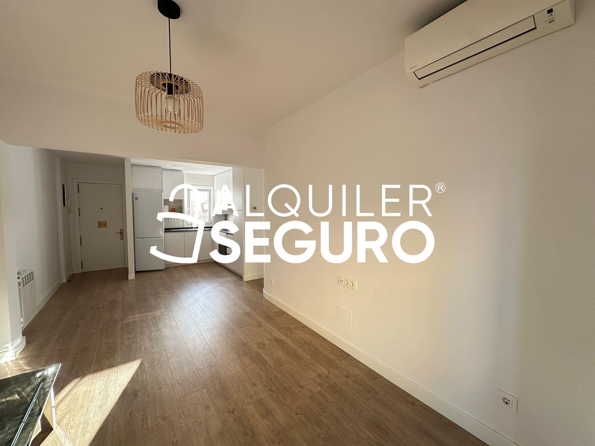 Dormitori de Pis de lloguer en  Madrid Capital amb Calefacció i Moblat