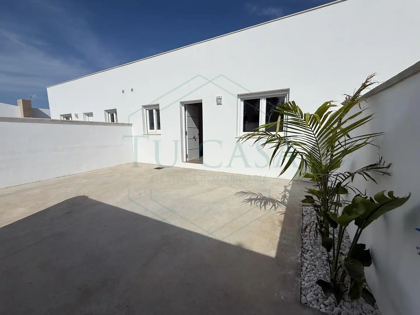 Außenansicht von Wohnungen zur Miete in Chiclana de la Frontera mit Klimaanlage und Möbliert