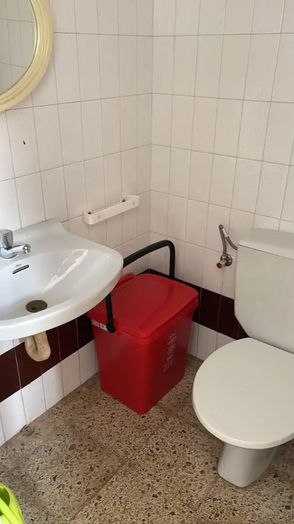 Bathroom of Commercial properties for rent in Dosrius