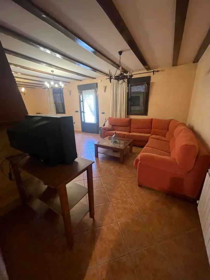 Sala d'estar de Casa adosada en venda en Bergasa amb Aire condicionat, Calefacció i Jardí privat