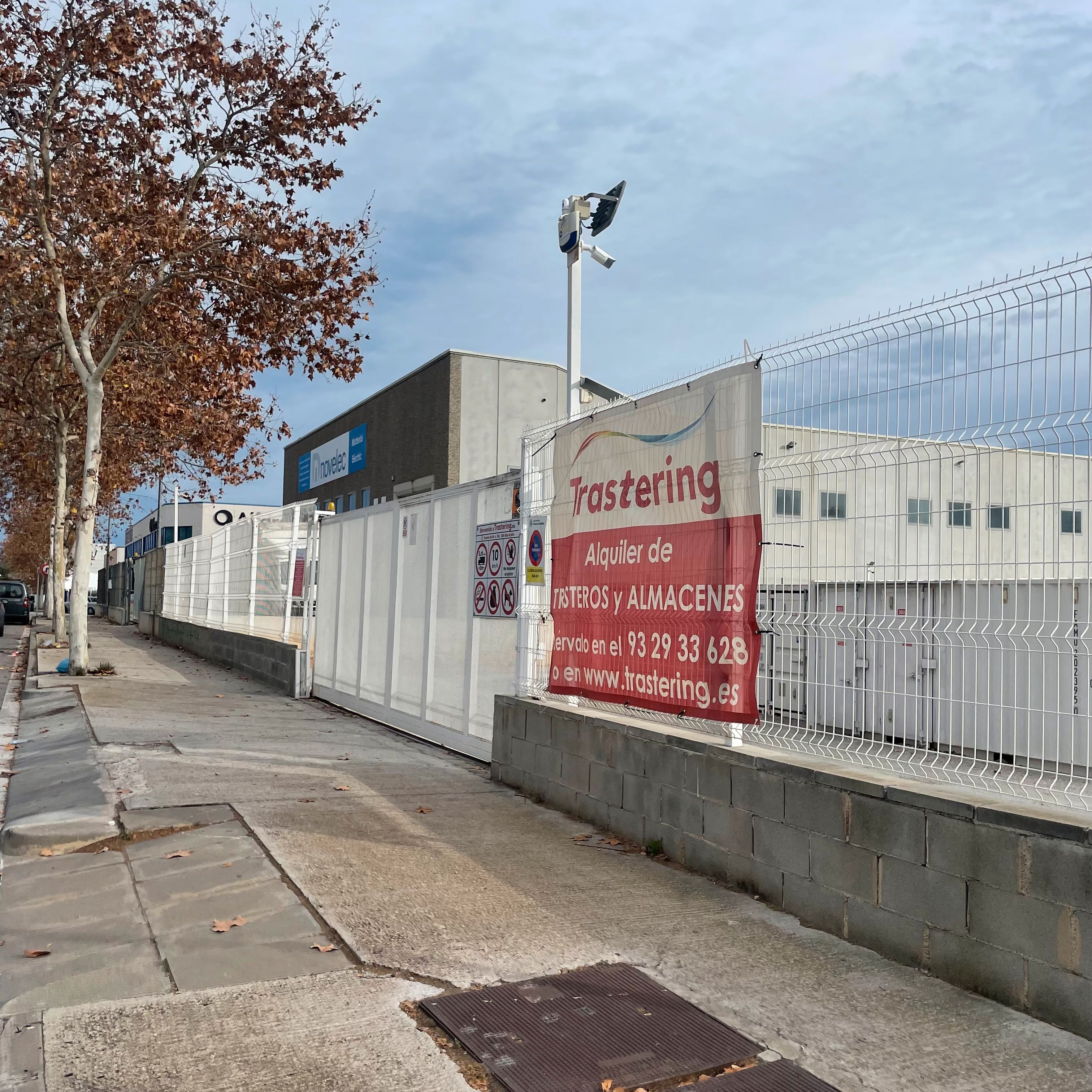 Vista exterior de Traster de lloguer en Vilanova i la Geltrú amb Alarma