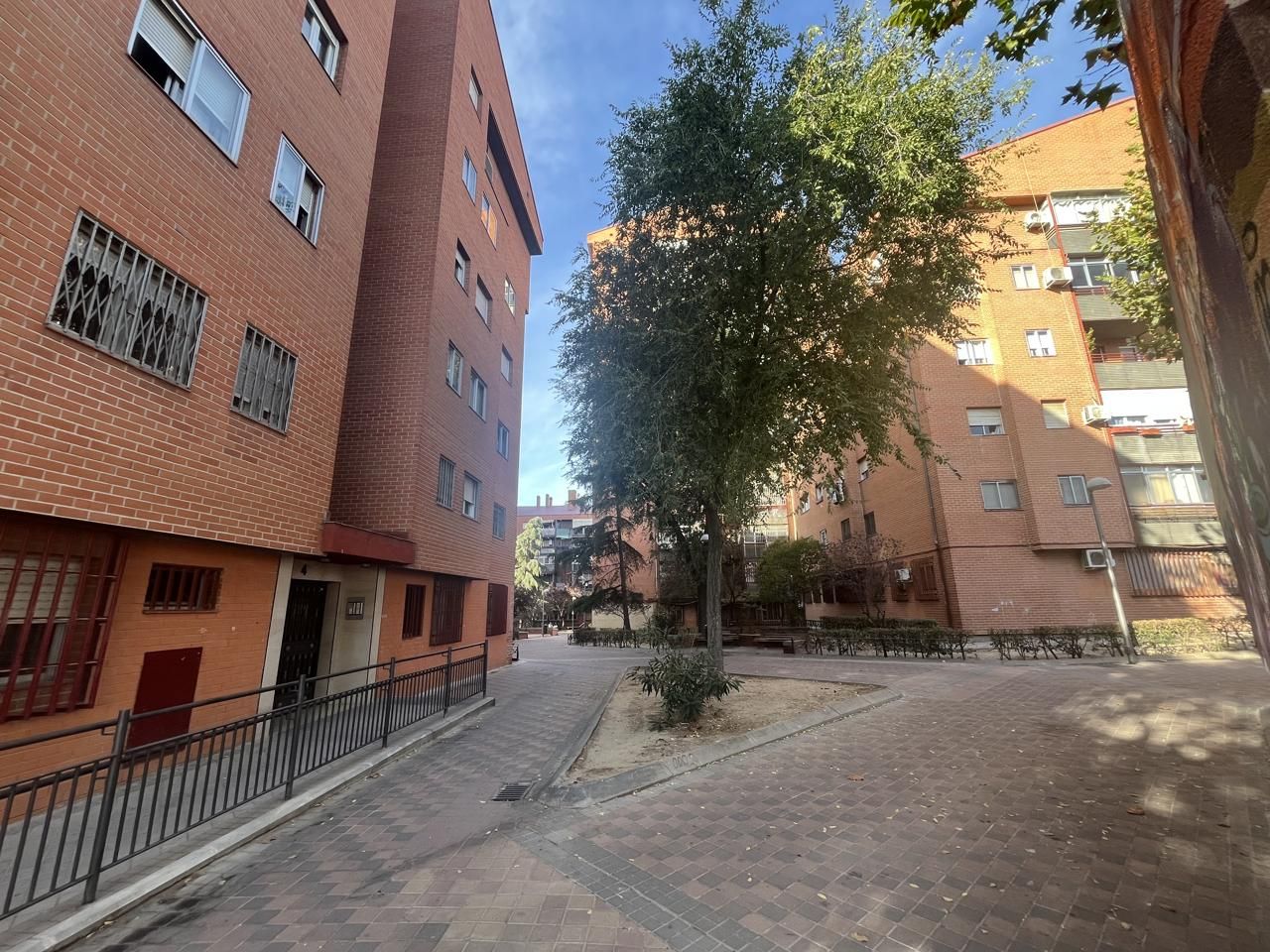 Vista exterior de Pis en venda en  Madrid Capital amb Calefacció, Terrassa i Traster