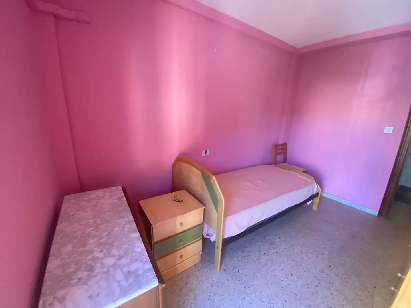 Habitación de Piso en venta en Granada con Amueblado
