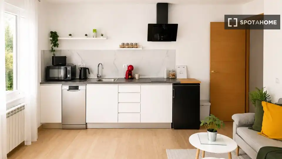 Cocina de Apartamento para compartir en Alpedrete con Aire acondicionado, Terraza y Amueblado