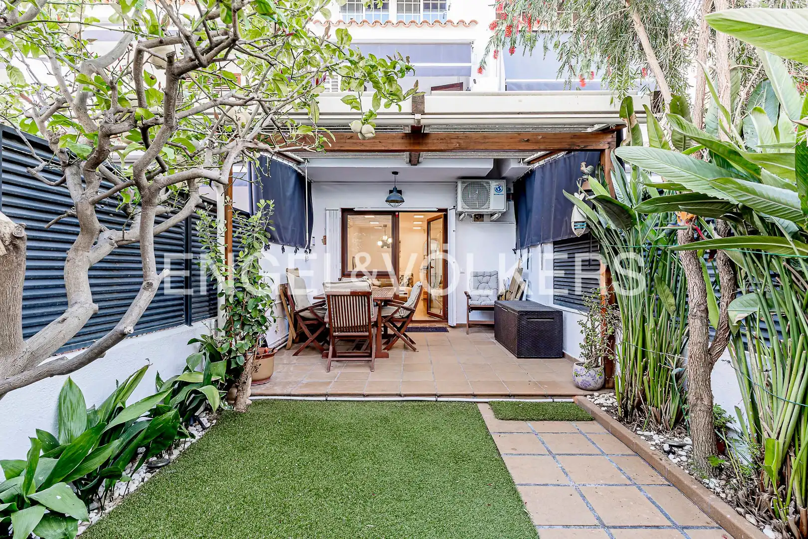 Terrassa de Casa o xalet en venda en Castelldefels amb Aire condicionat, Calefacció i Jardí privat