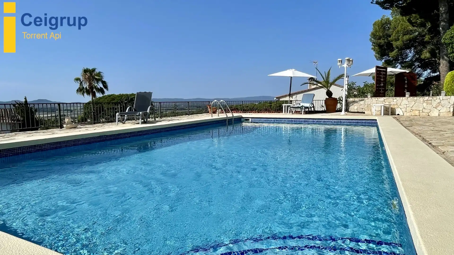 Piscina de Casa o chalet en venta en L'Estartit con Aire acondicionado, Calefacción y Terraza