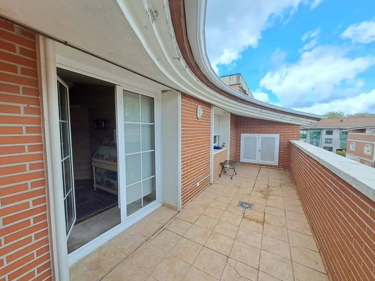 Terrassa de Casa adosada en venda en Burgos amb Calefacció, Jardí privat i Parquet